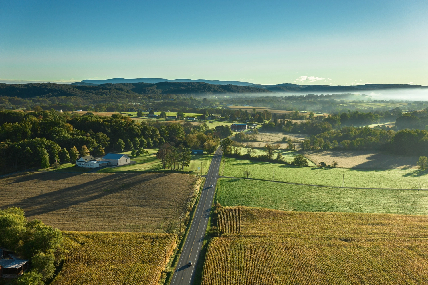 Building on Your Lot vs. in a Planned Community: Which One Fits You?